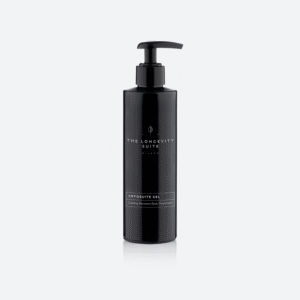 |Cryosuite Gel di The Longevity Suite con astuccio nero verticale effetto luxury|||Flacone Cryosuite Gel immerso nel ghiaccio con chicchi di caffè e foglie criogeniche